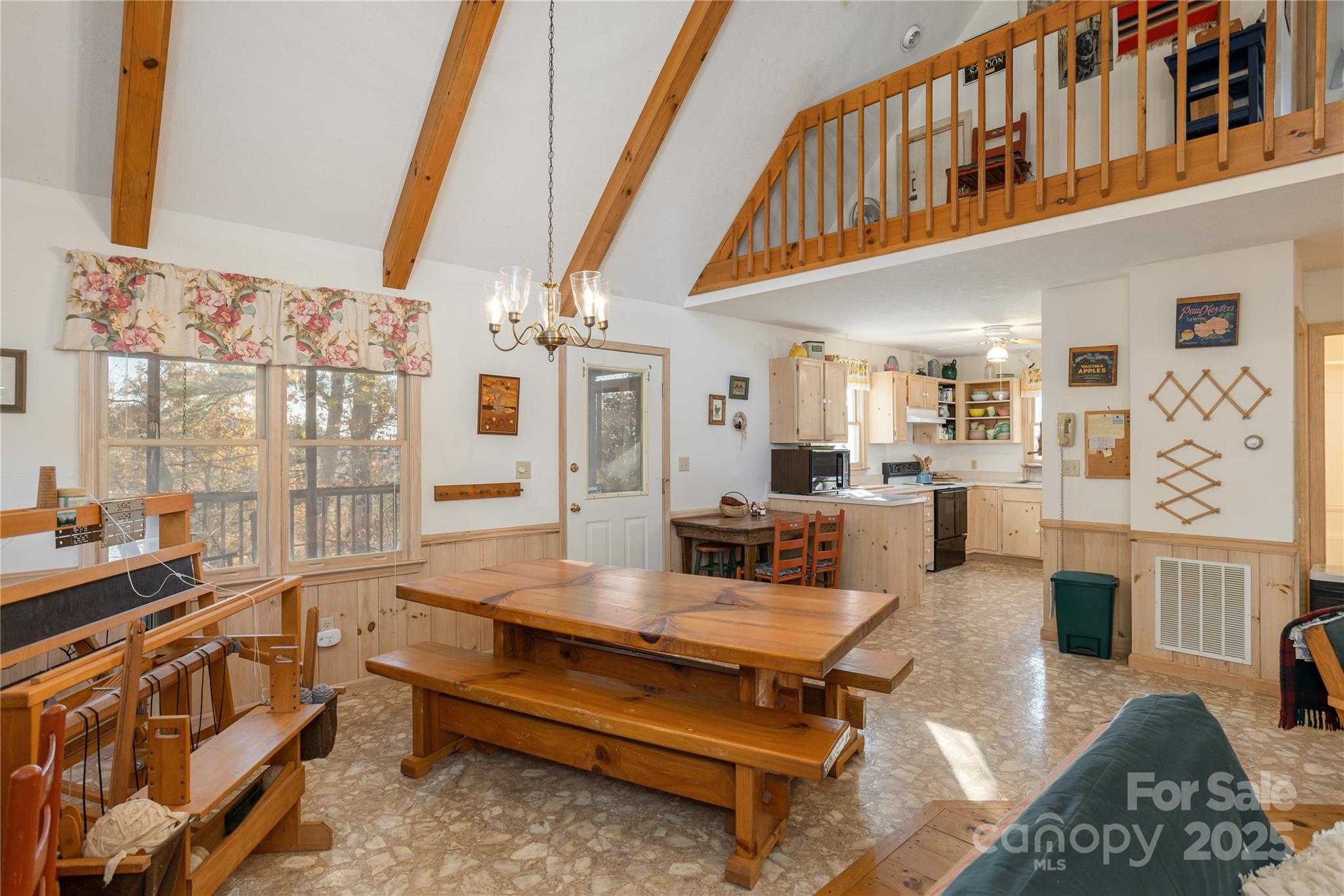 2355 Round Mountain Road