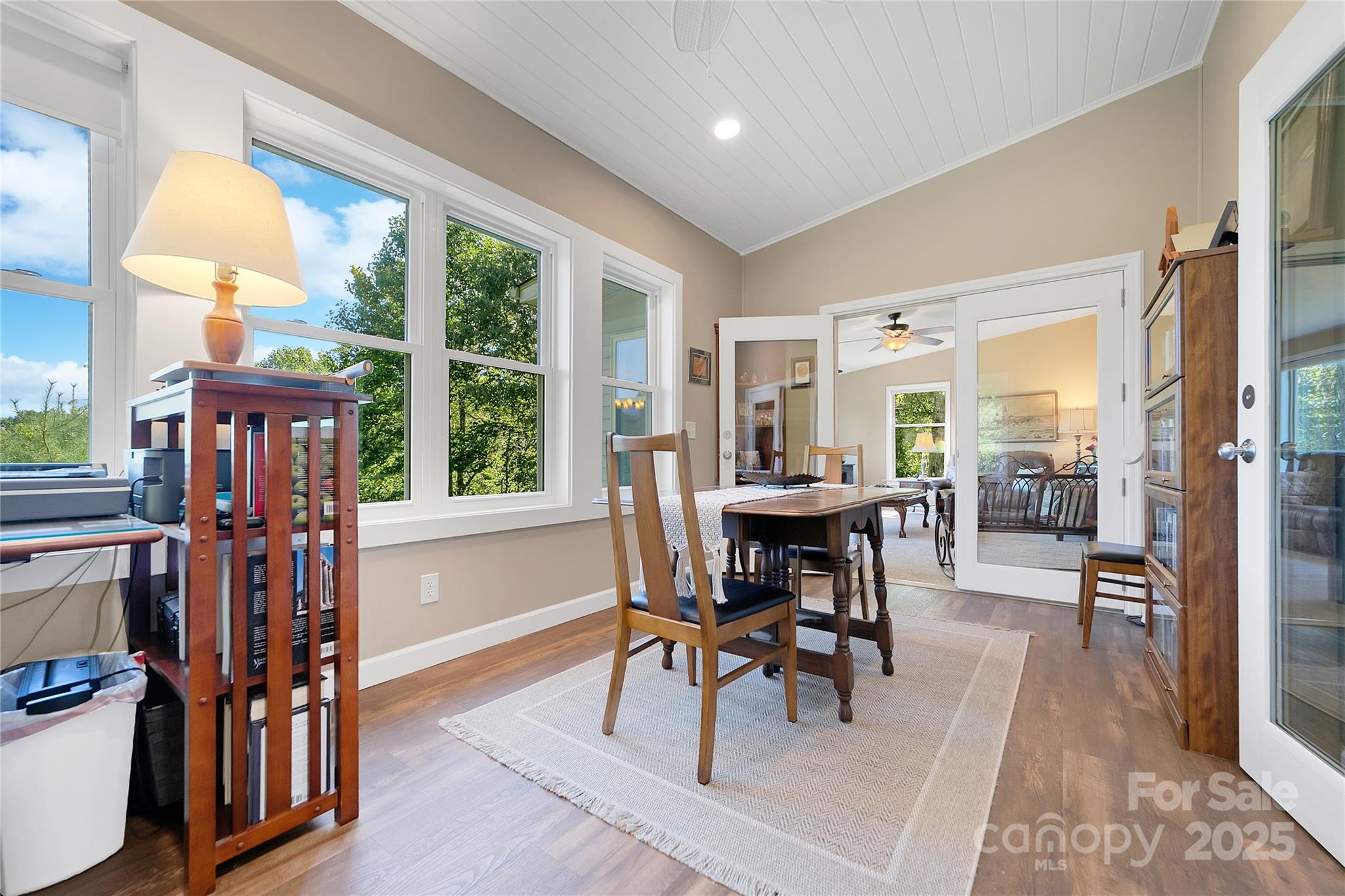 88 Ladd Ridge