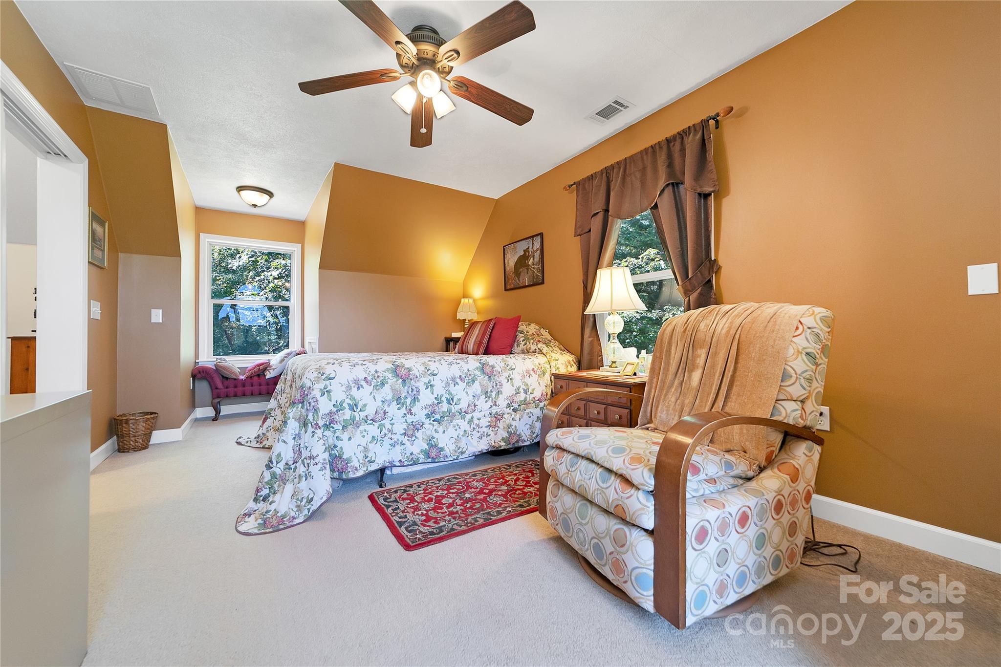 88 Ladd Ridge