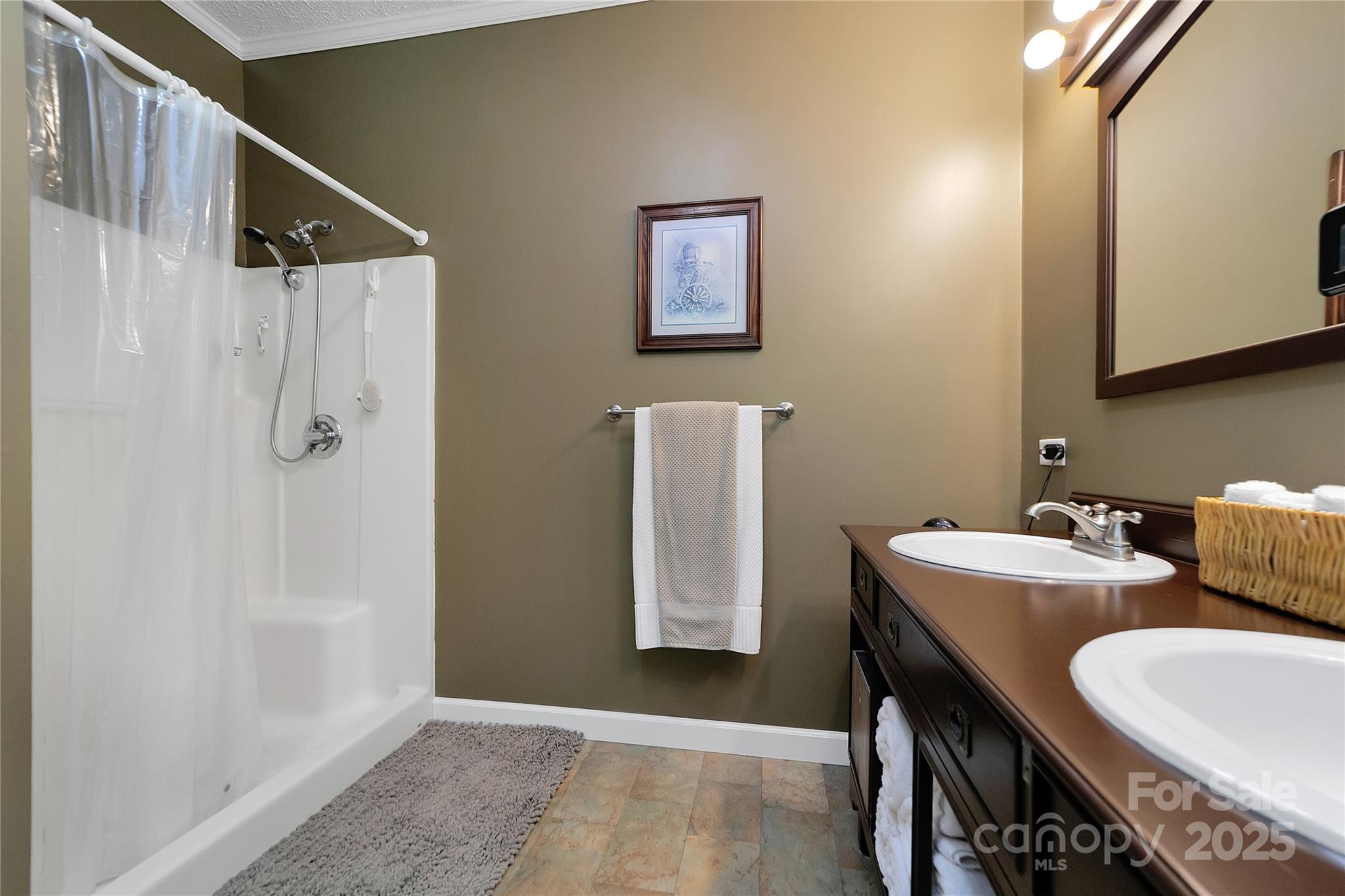 88 Ladd Ridge