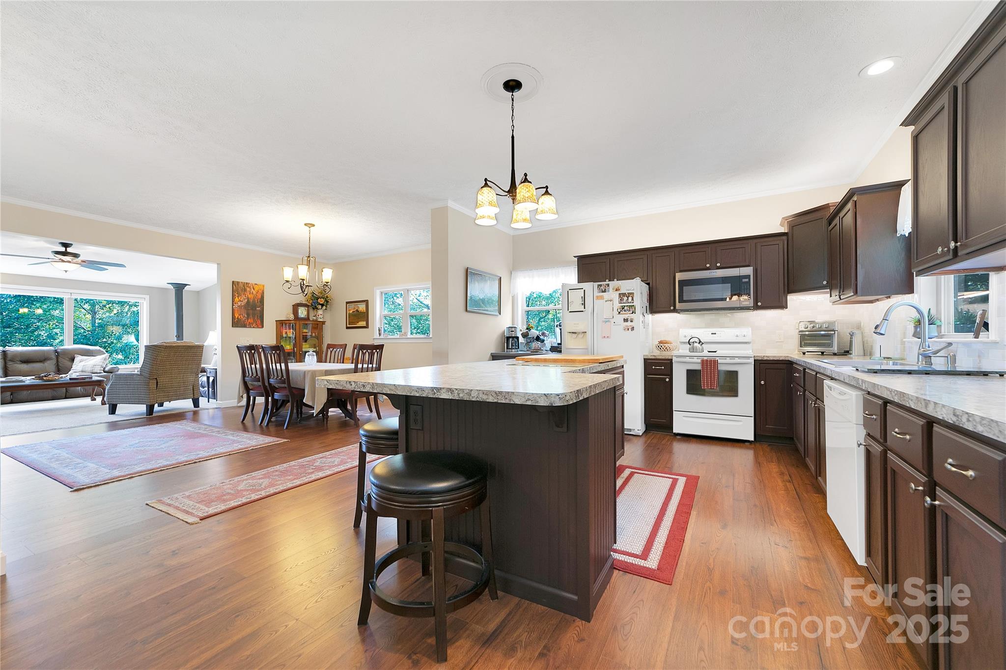 88 Ladd Ridge
