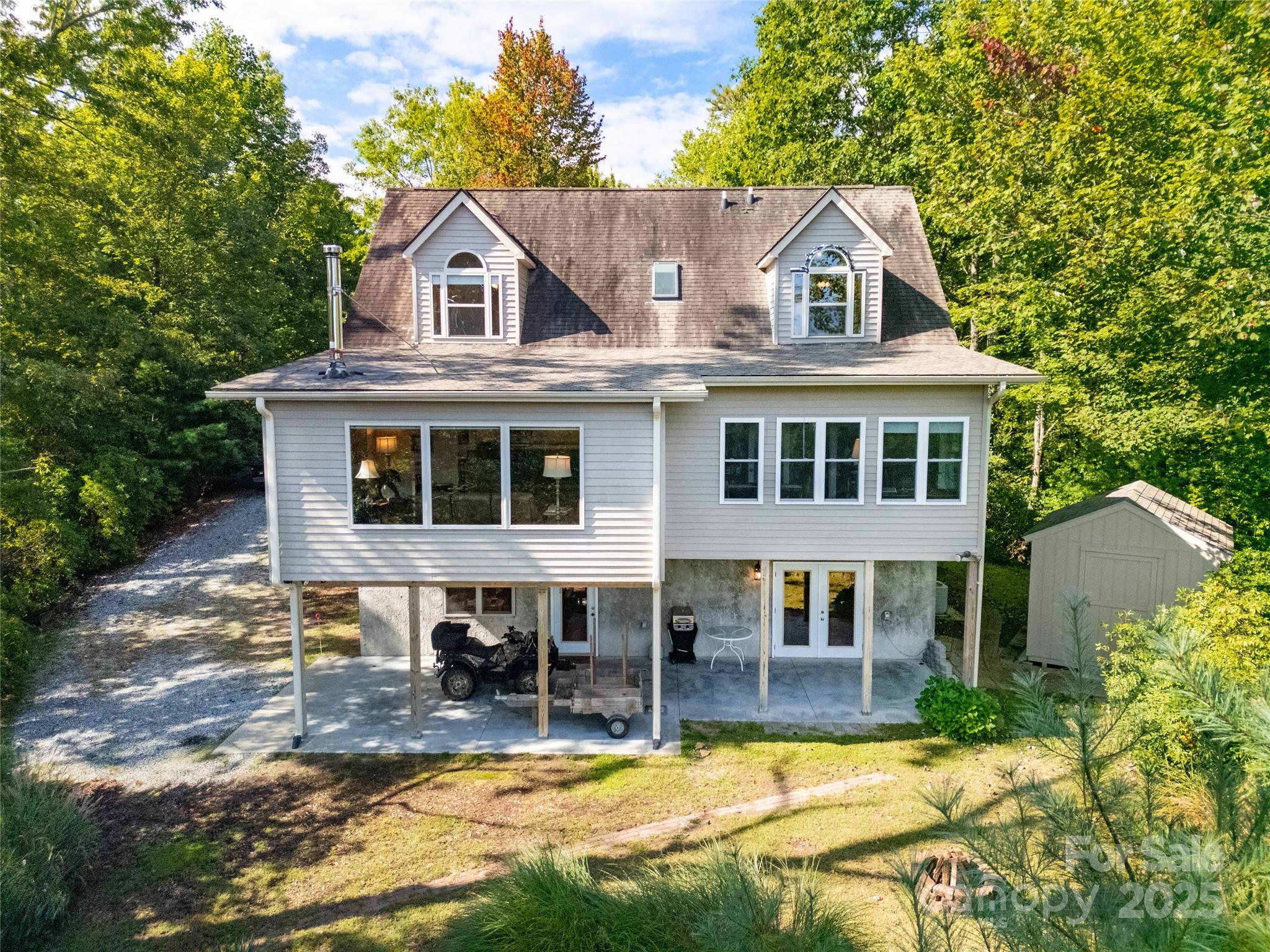 88 Ladd Ridge