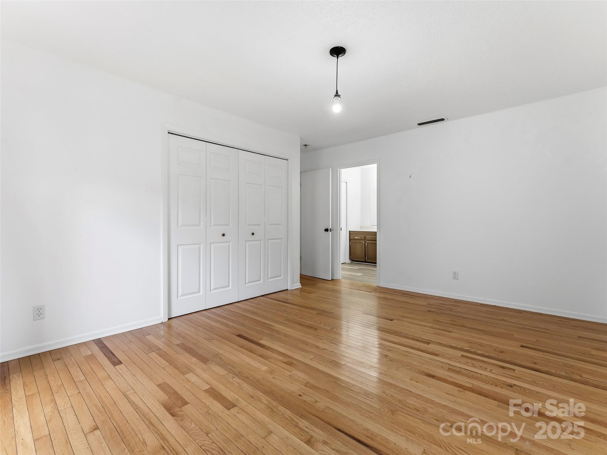 27 Spring Valley Road