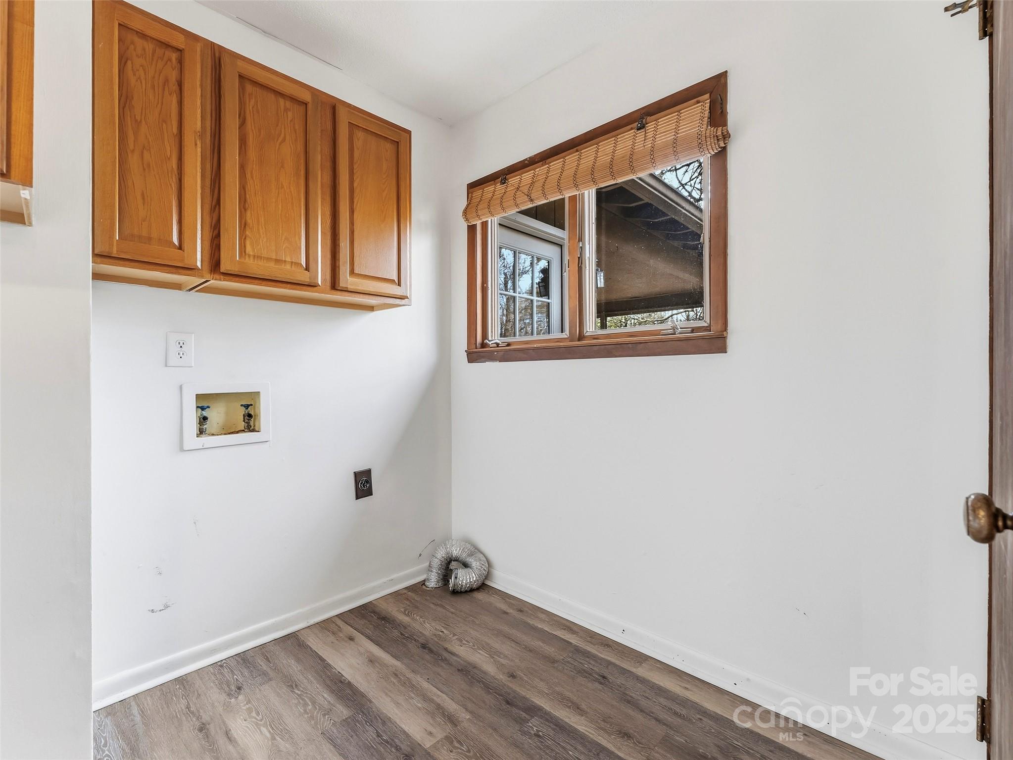 27 Spring Valley Road