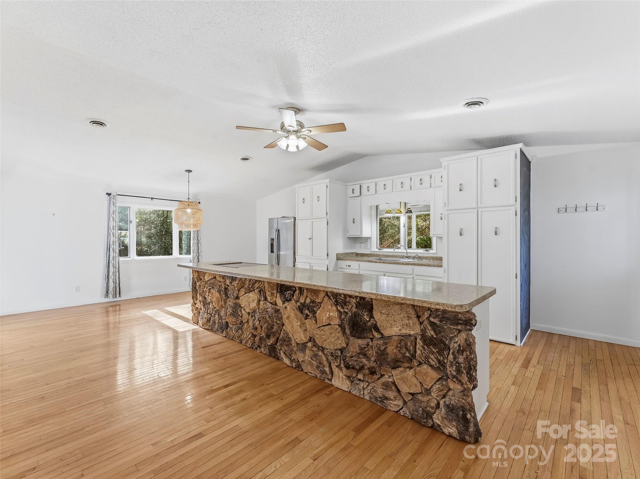 27 Spring Valley Road