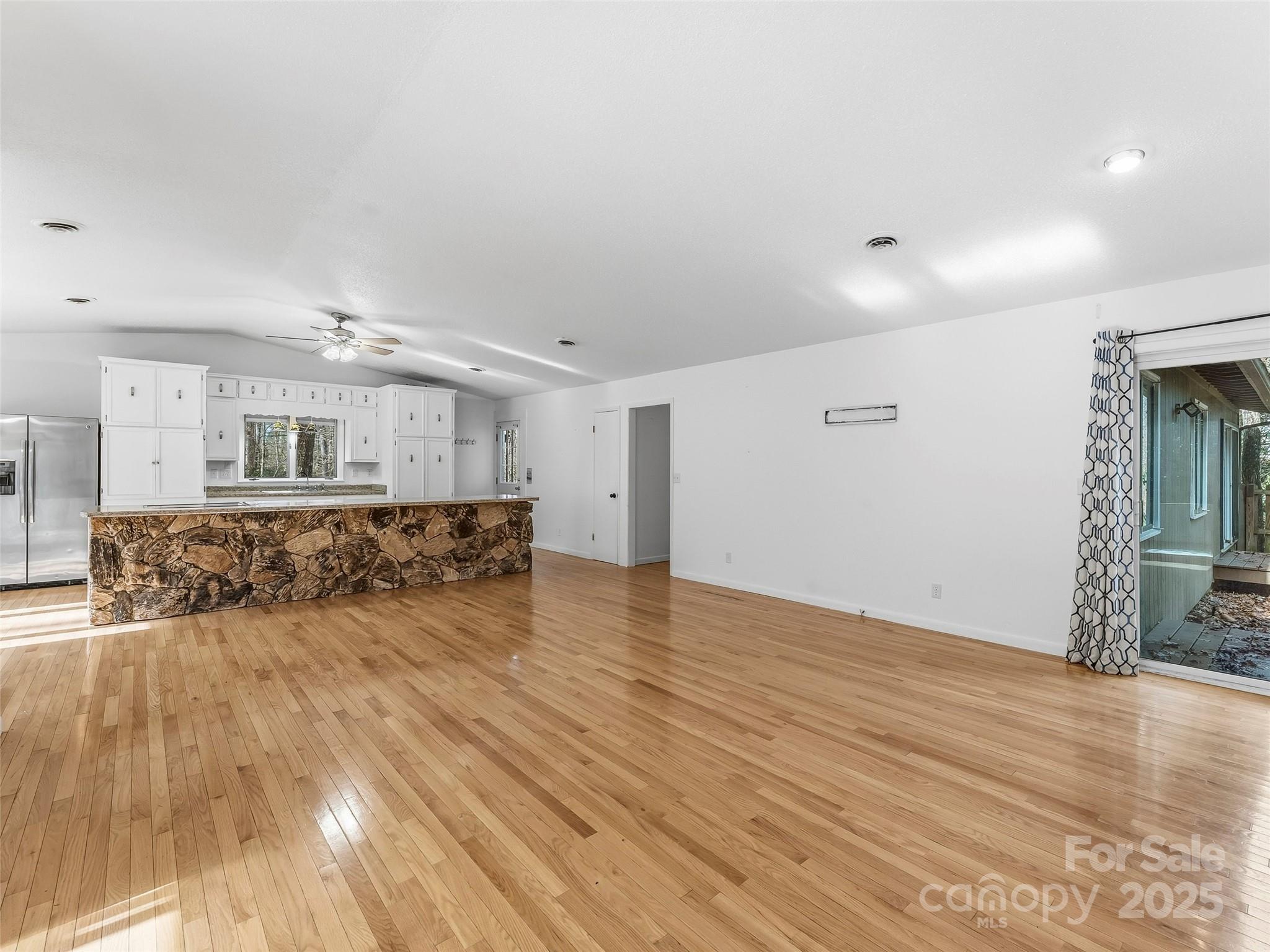 27 Spring Valley Road