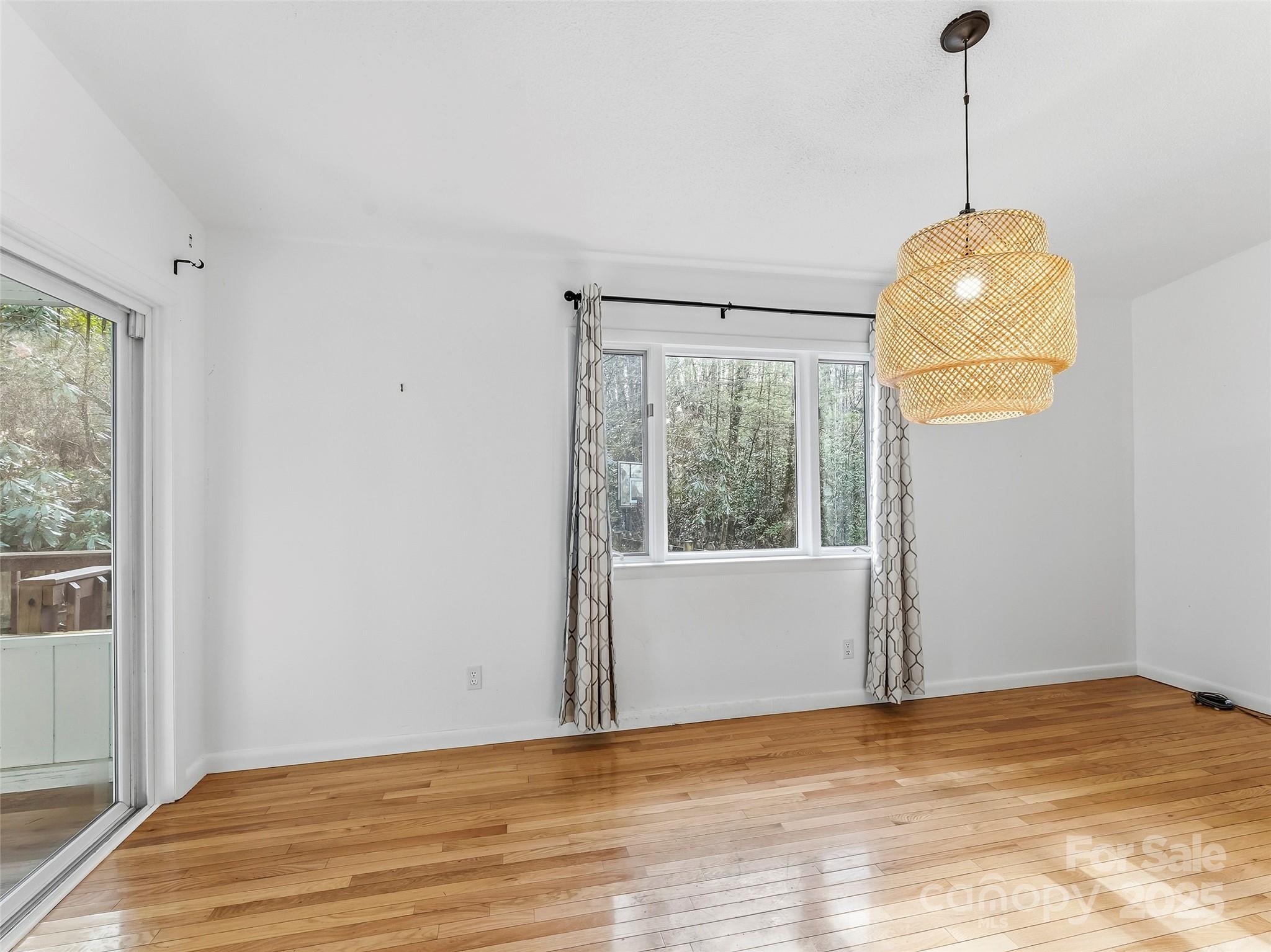 27 Spring Valley Road