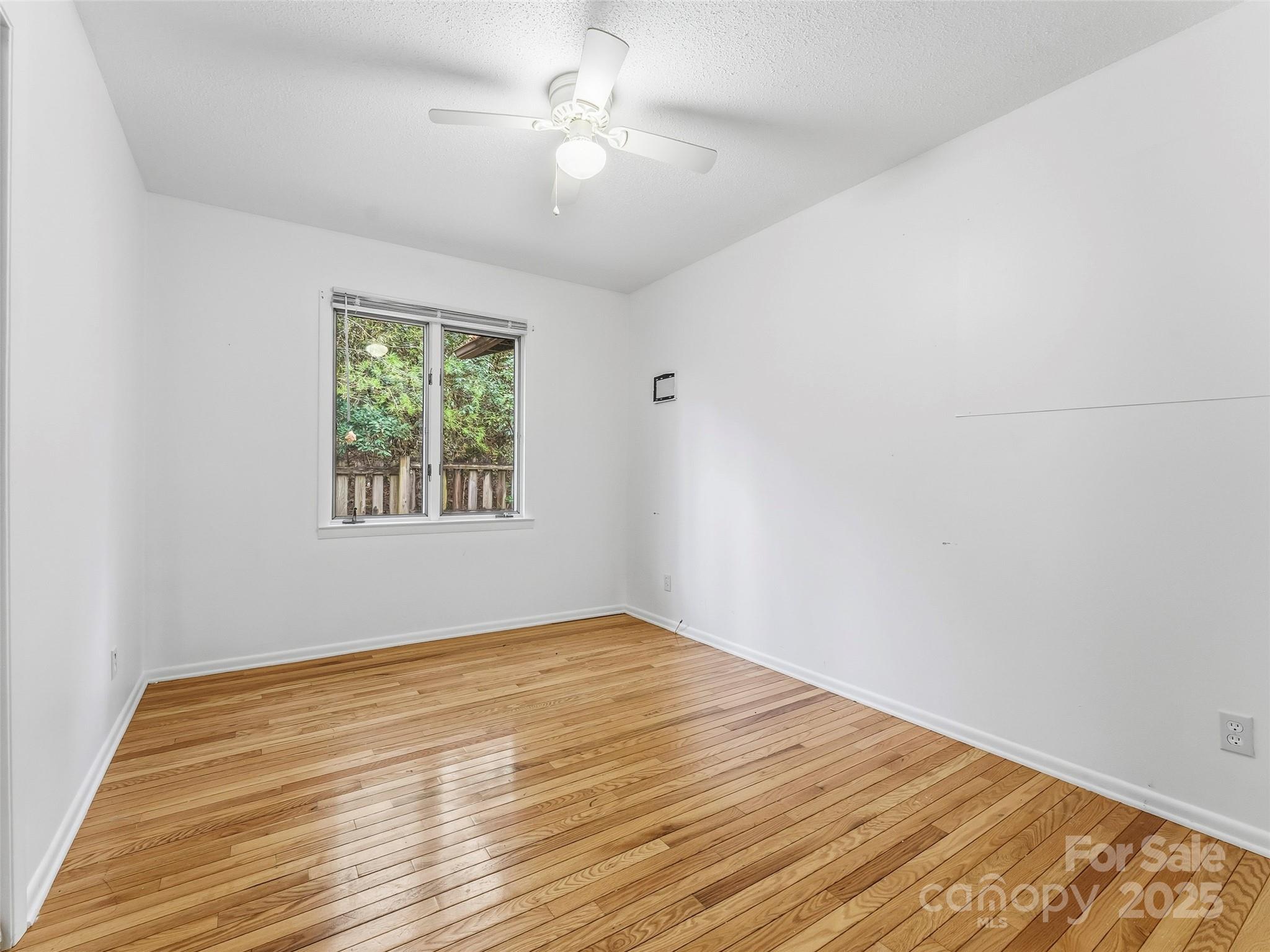 27 Spring Valley Road