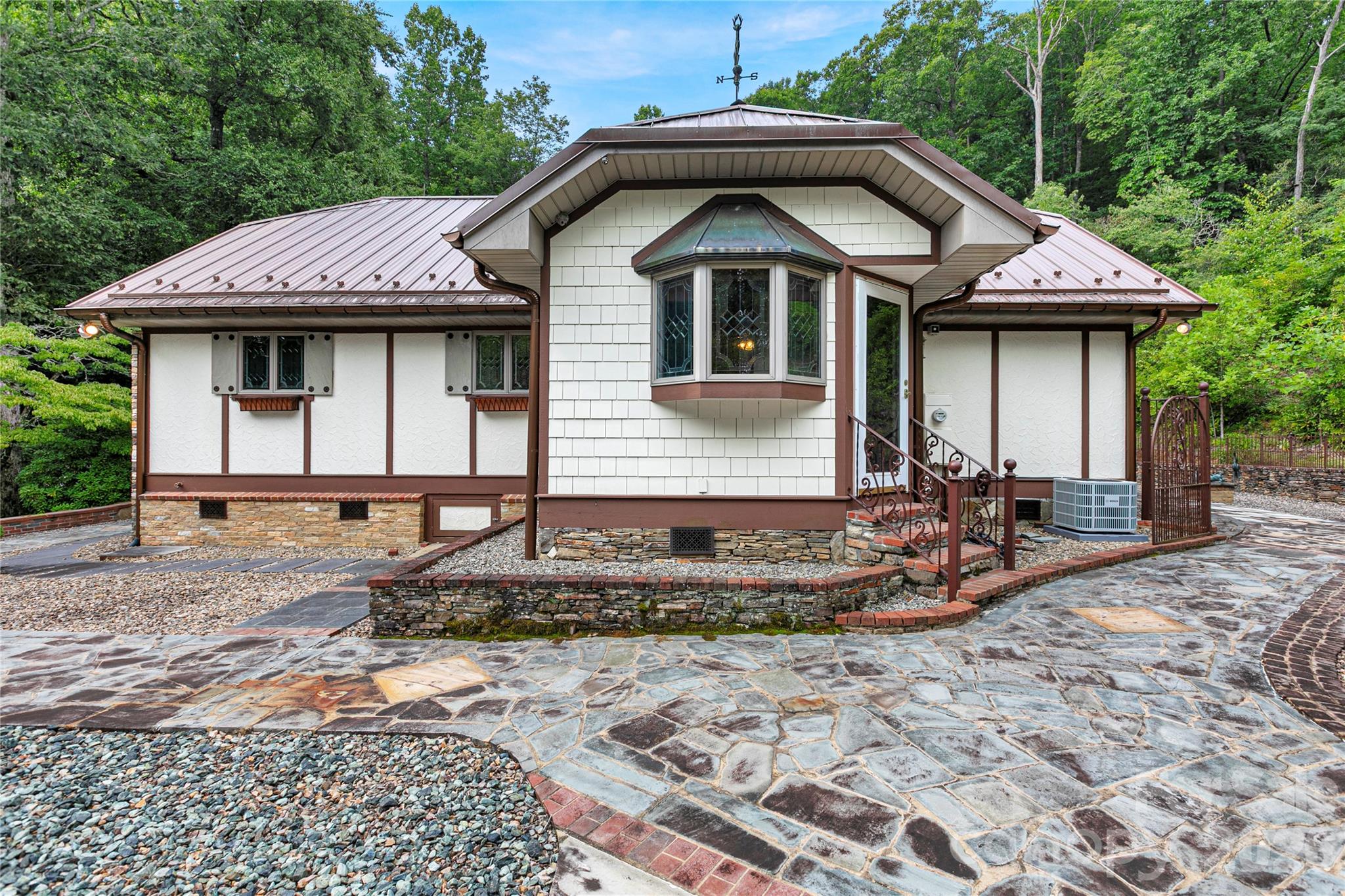 275 Hubbard Hollow Road