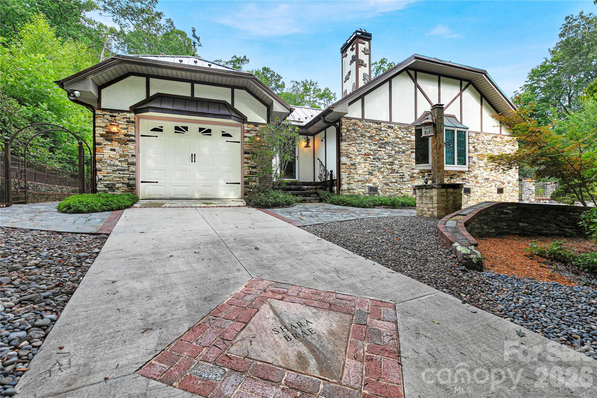 275 Hubbard Hollow Road