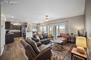 469 E Gentry Drive