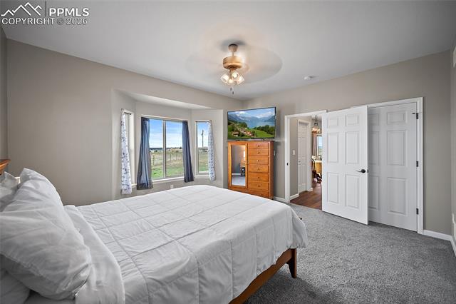 469 E Gentry Drive