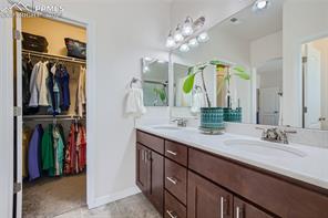 8869 Meadow Rose View