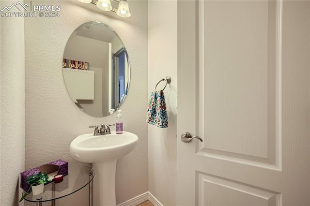 8869 Meadow Rose View