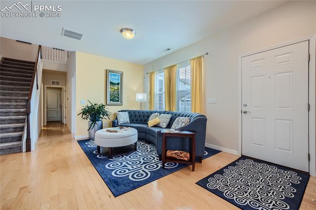 8869 Meadow Rose View