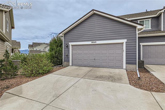 8869 Meadow Rose View