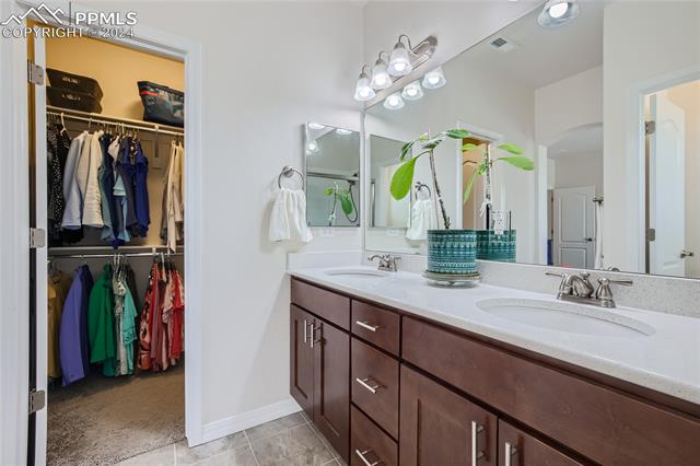 8869 Meadow Rose View