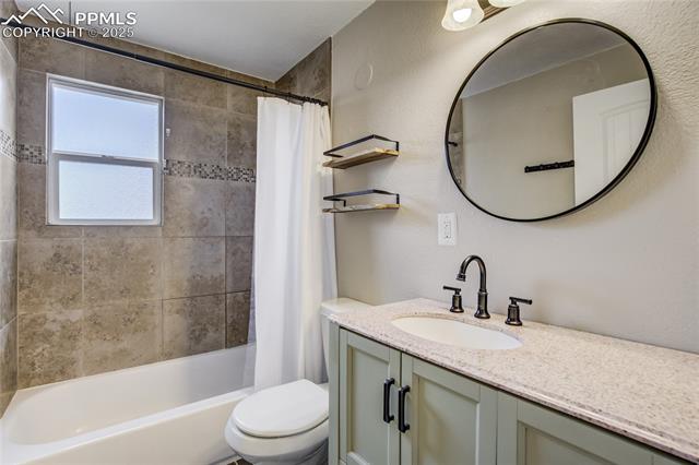 719 S Institute Street