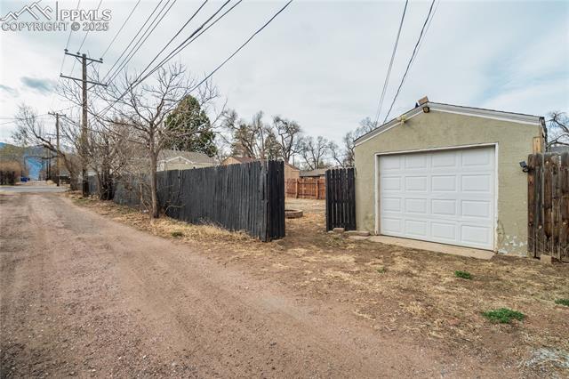 719 S Institute Street