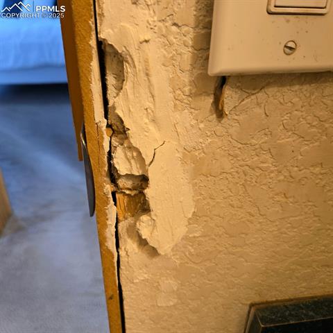 15960 Homecrest Circle