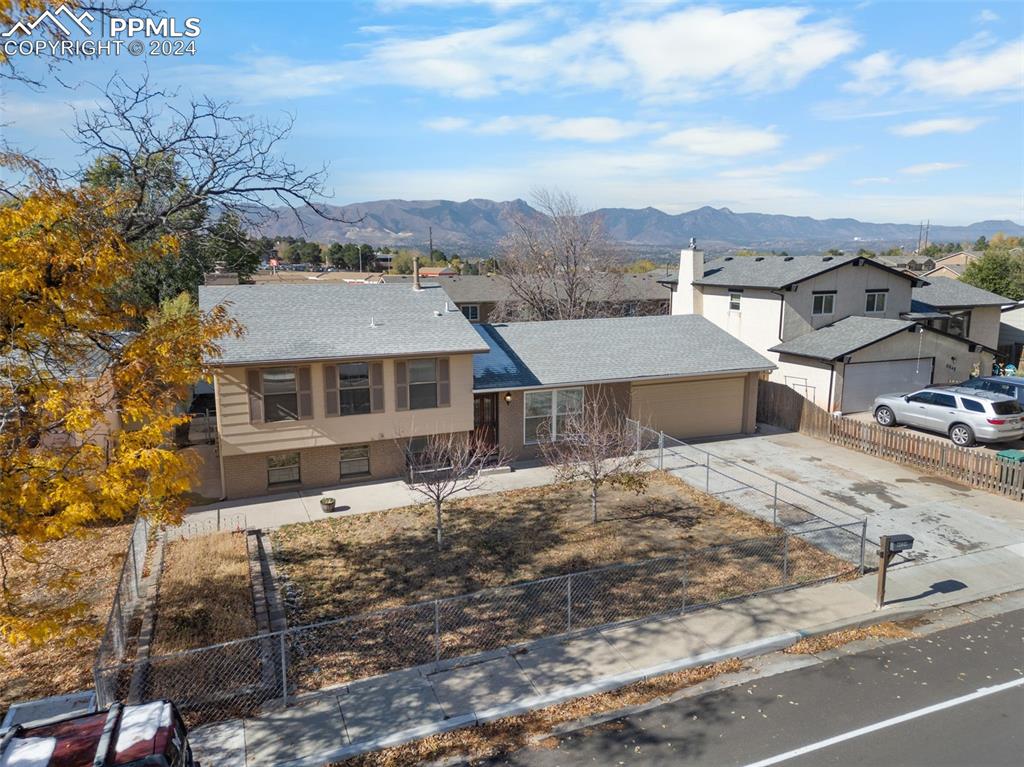 6030 Tuckerman Lane