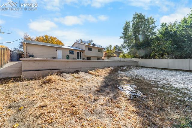 6030 Tuckerman Lane