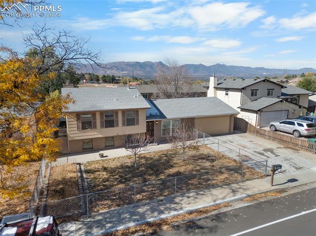 6030 Tuckerman Lane