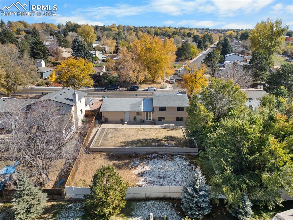 6030 Tuckerman Lane