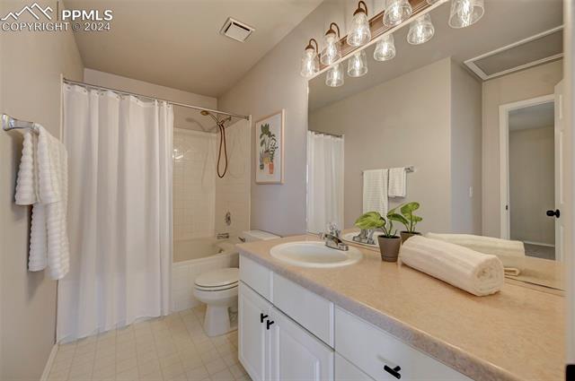 6930 Los Reyes Circle