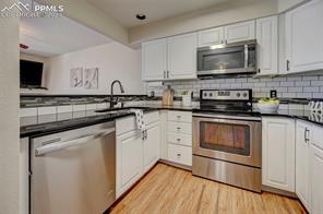 6930 Los Reyes Circle