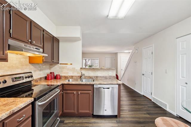 7657 Lexington Manor Drive