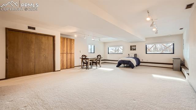 1801 Ridgeway Avenue