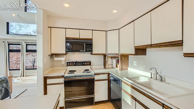 1801 Ridgeway Avenue