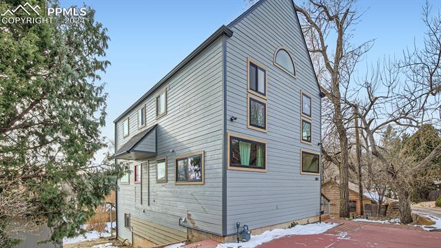 1801 Ridgeway Avenue