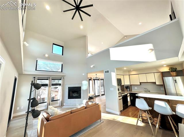 1801 Ridgeway Avenue