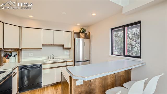 1801 Ridgeway Avenue