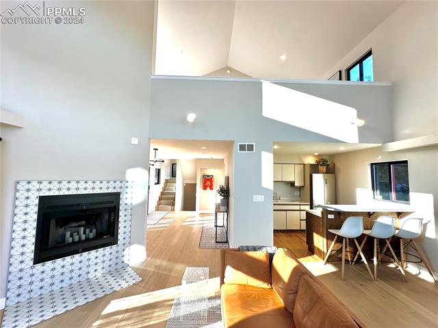 1801 Ridgeway Avenue