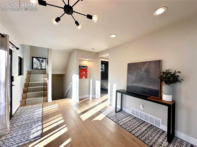 1801 Ridgeway Avenue