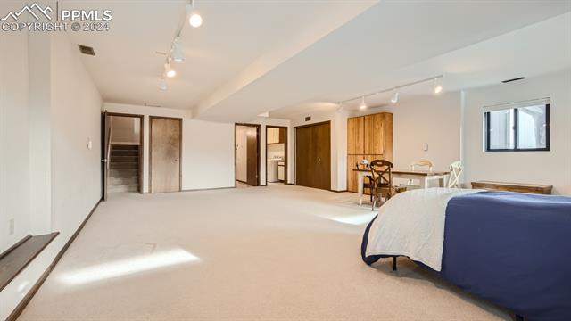 1801 Ridgeway Avenue