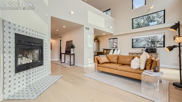 1801 Ridgeway Avenue