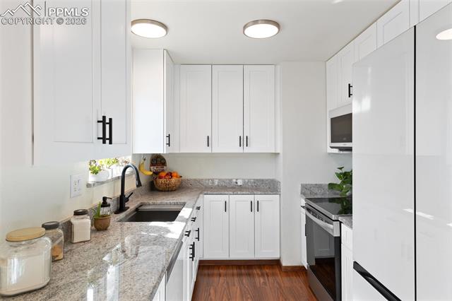 2105 Farnsworth Drive