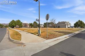 3810 Edgecliff Court