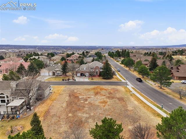 3810 Edgecliff Court