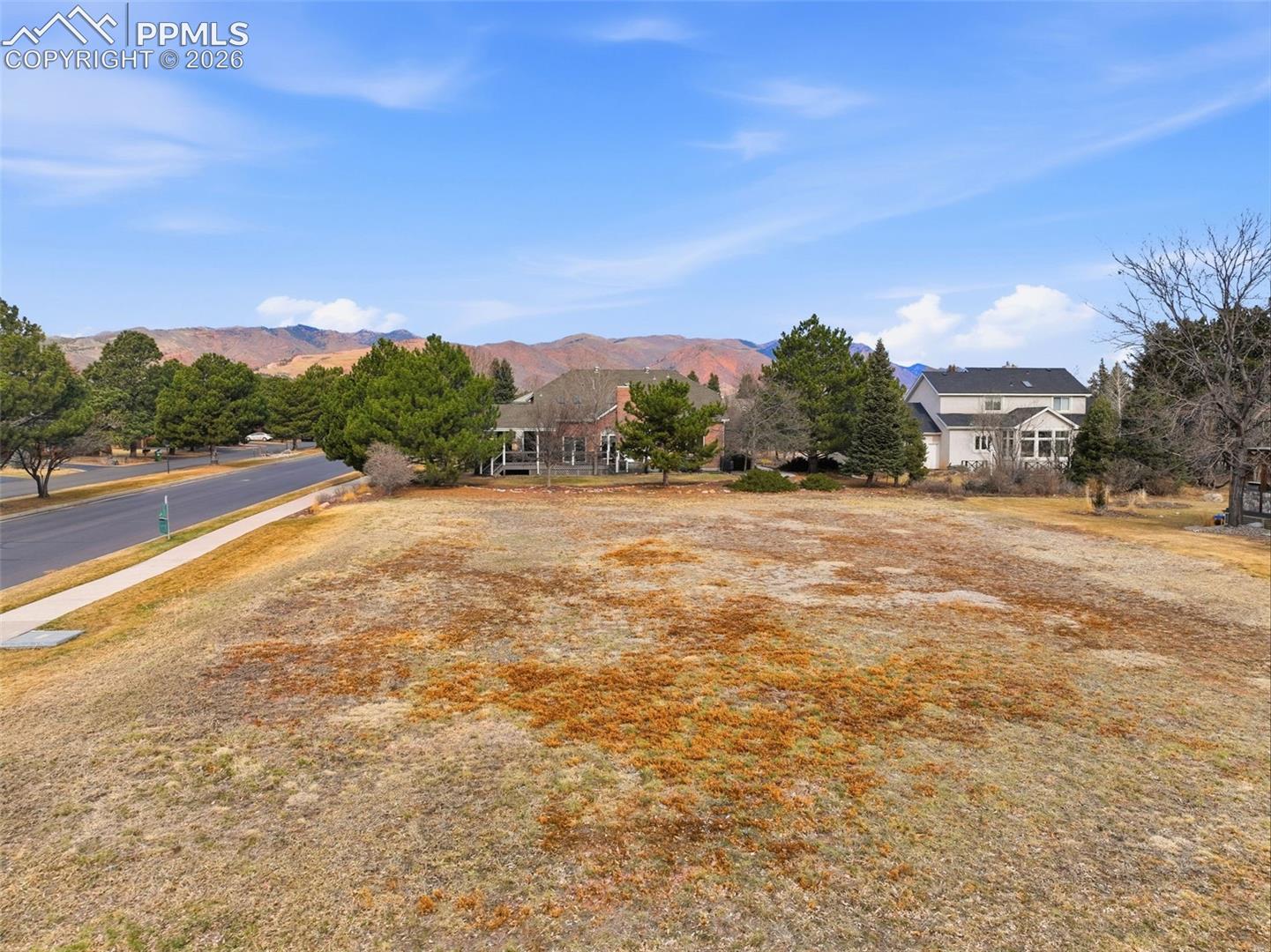 3810 Edgecliff Court