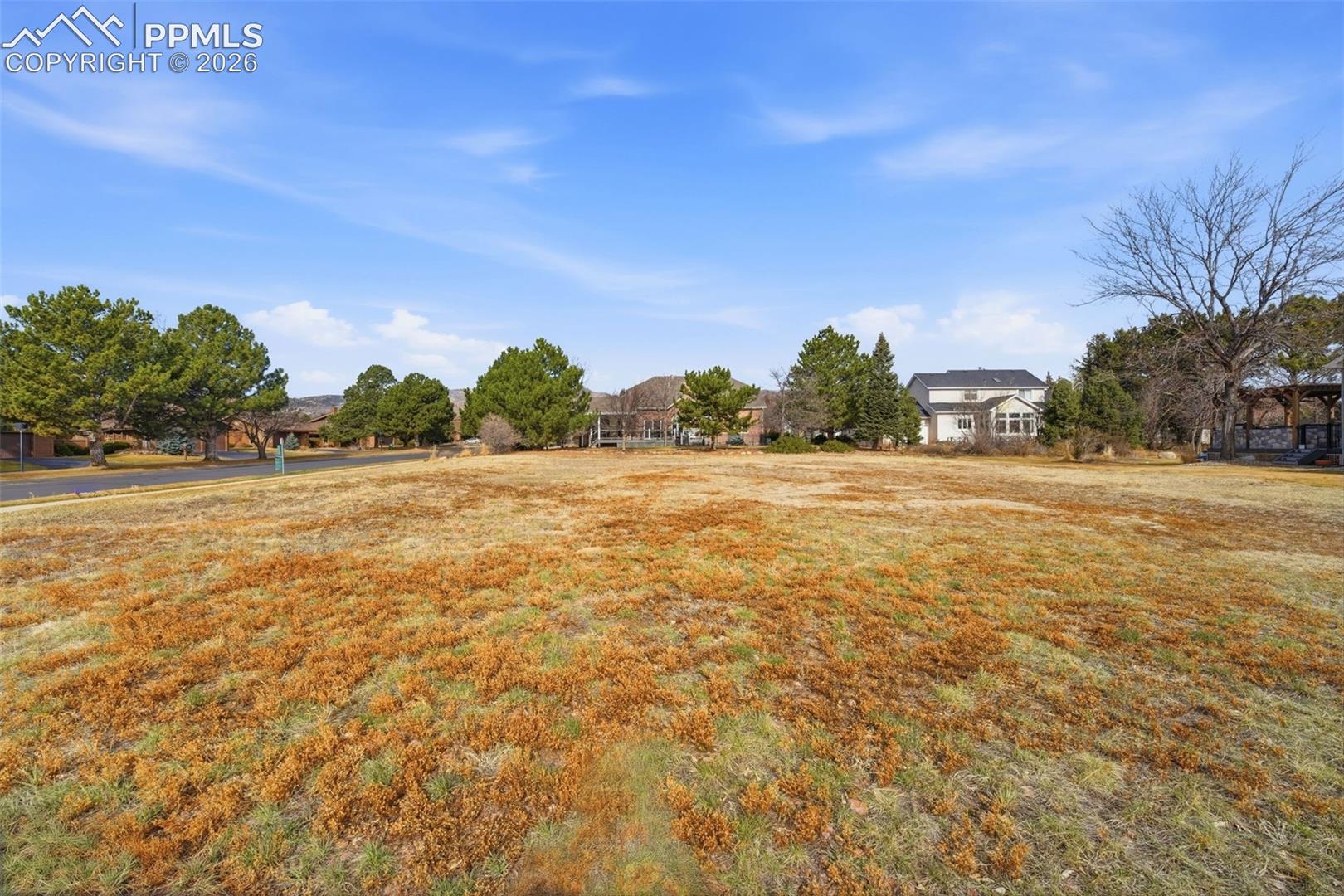 3810 Edgecliff Court
