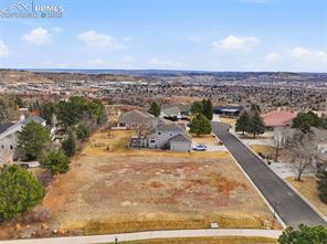 3810 Edgecliff Court