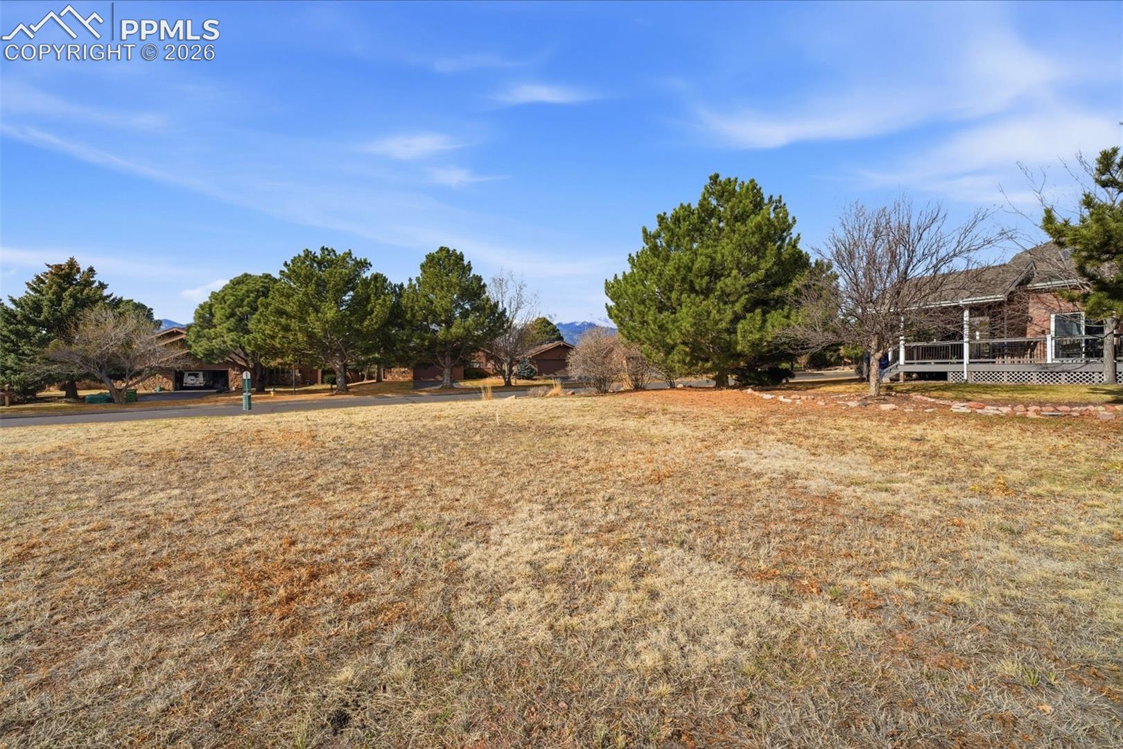 3810 Edgecliff Court