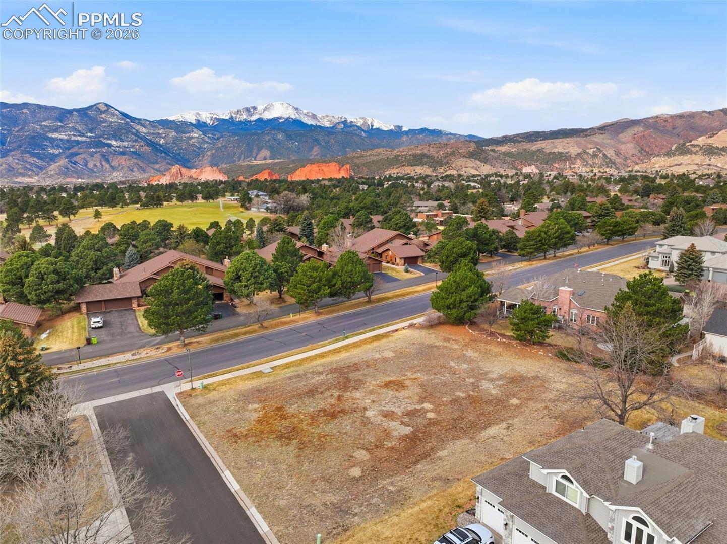 3810 Edgecliff Court
