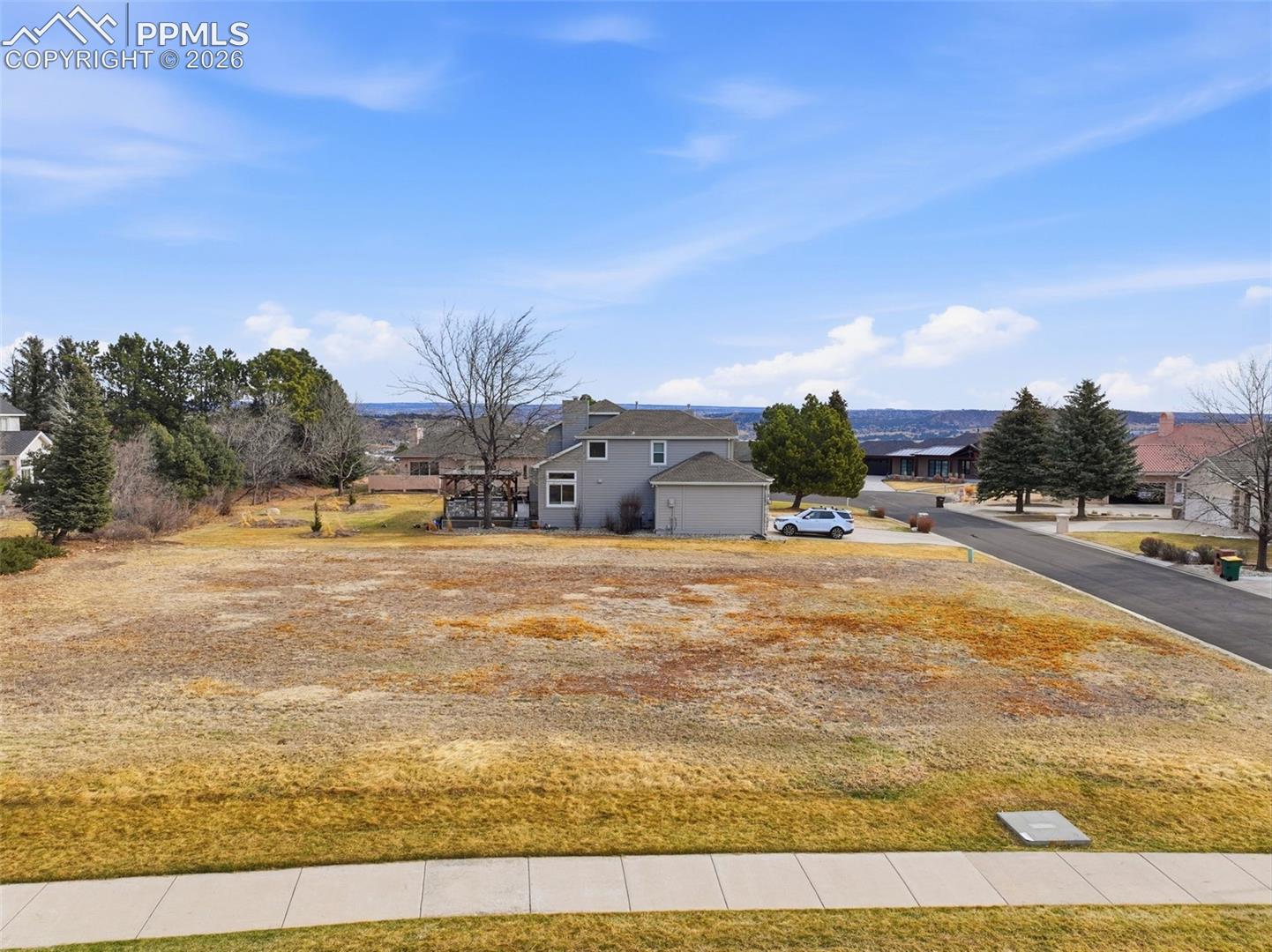 3810 Edgecliff Court