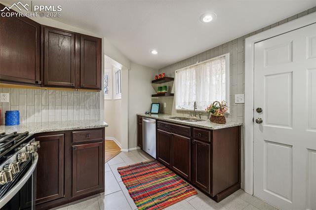 716 Arcadia Place